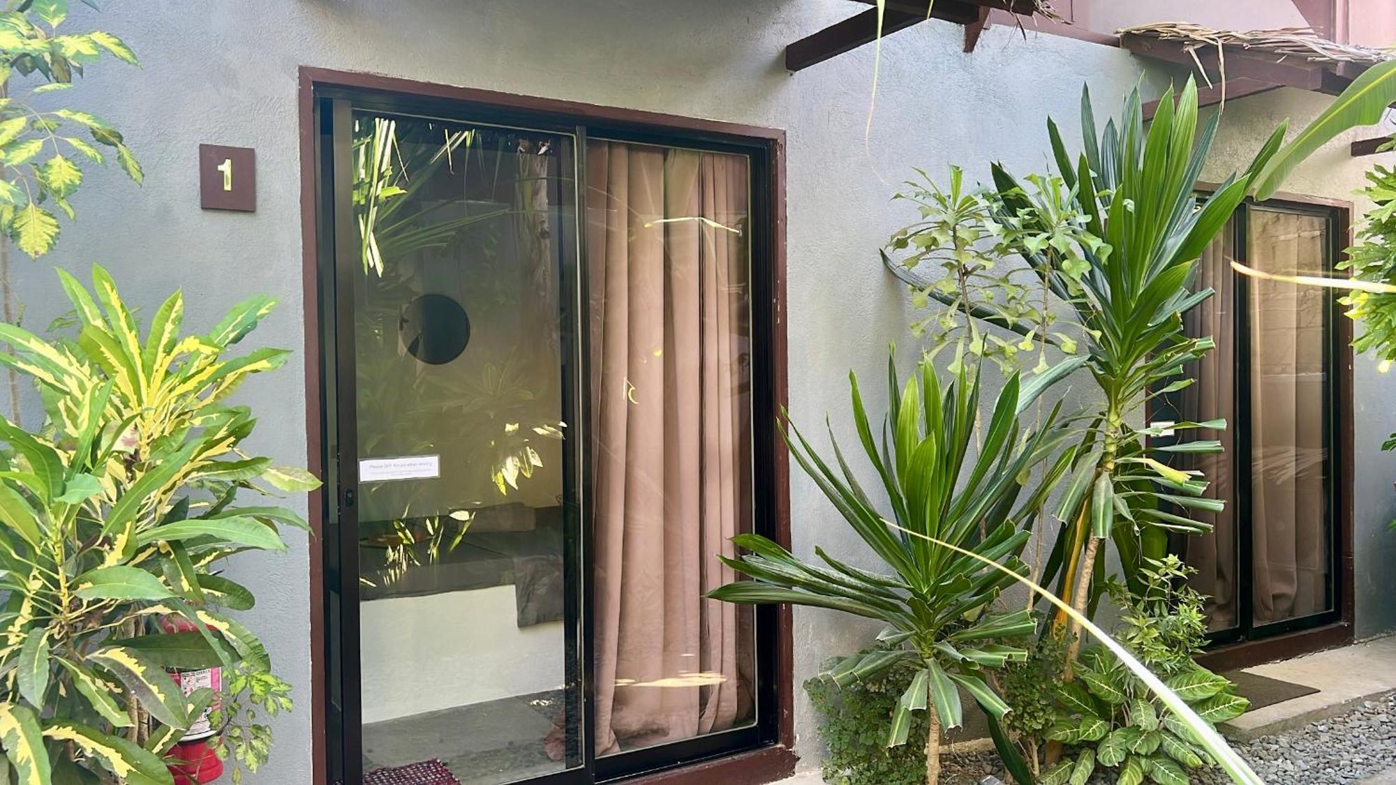 Yay Lodge Siargao, Private Room 1 With Ac & Hot Shower And Fast Starlink Wifi General Luna  Exterior photo